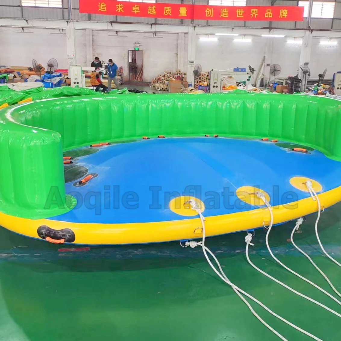 Новая надувная буксируемая трубка для водного спорта на 4 гонщика 4-х человек Crazy